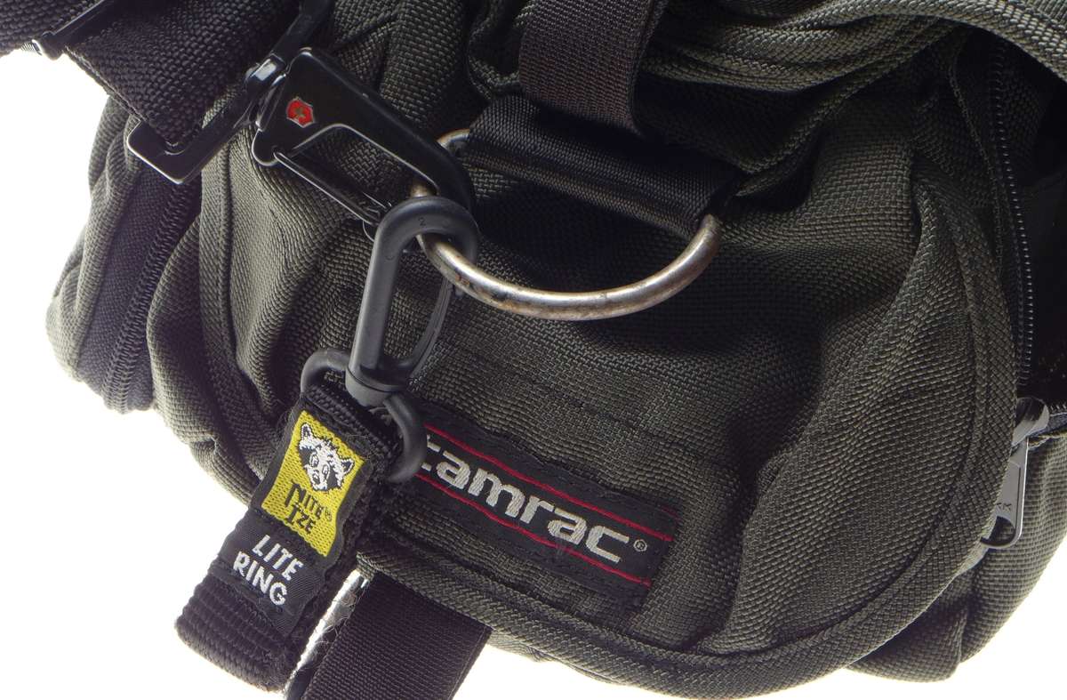 TAMRAC camera case with shoulder strap used - Camera bag