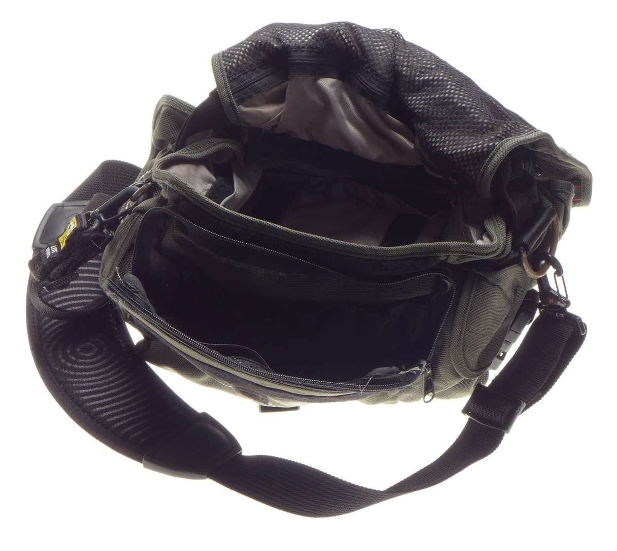 TAMRAC camera case with shoulder strap used - Camera bag