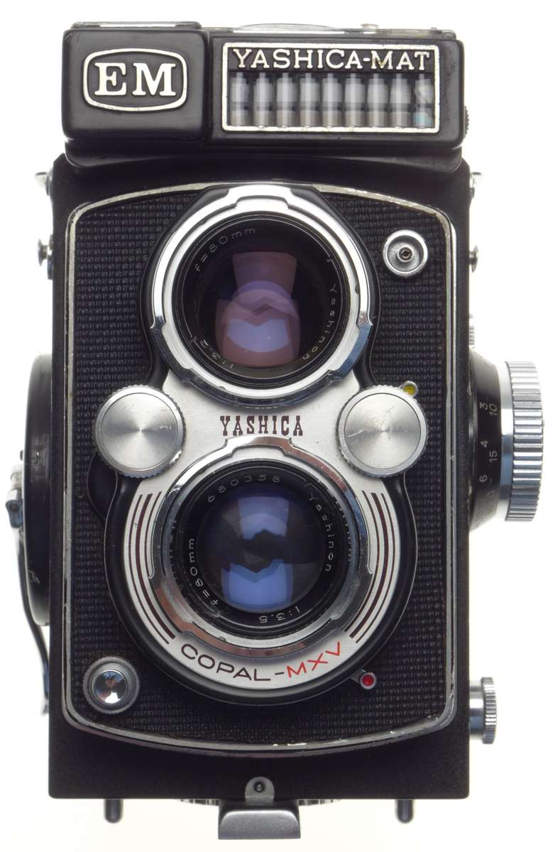 YASHICA-Mat EM Yashinon 3.5 f=80mm TLR camera lens - Yashica
