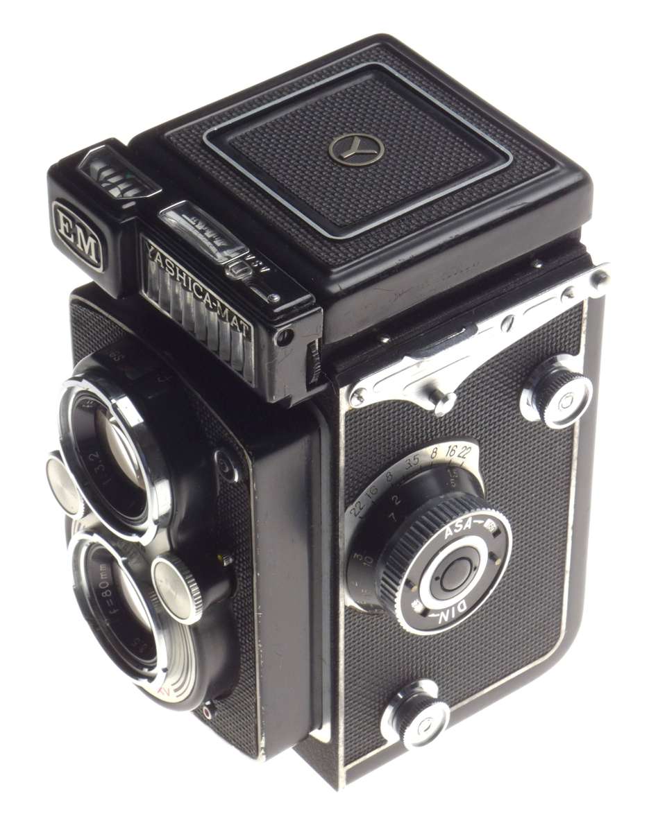 YASHICA-Mat EM Yashinon 3.5 f=80mm TLR camera lens - Yashica