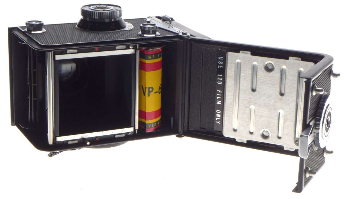 YASHICA-Mat EM Yashinon 3.5 f=80mm TLR camera lens - Yashica