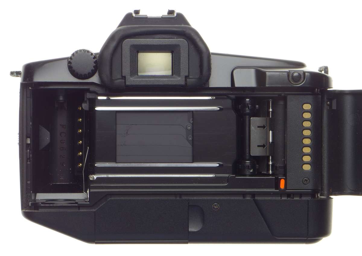 Canon EOS 650 film 35mm vintage camera body Zoom EF 35-80mm lens - Canon