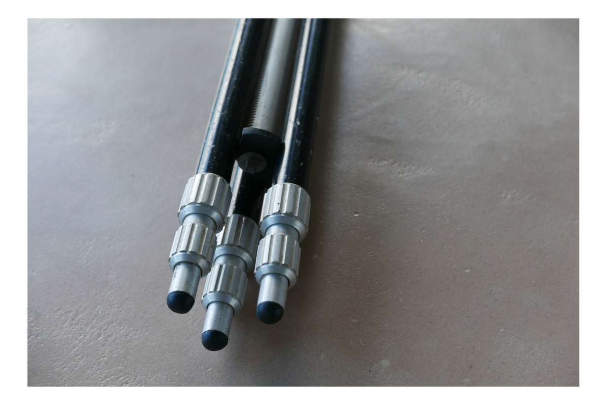 Compact vintage tripod adjutable centre column Hansa swivel head