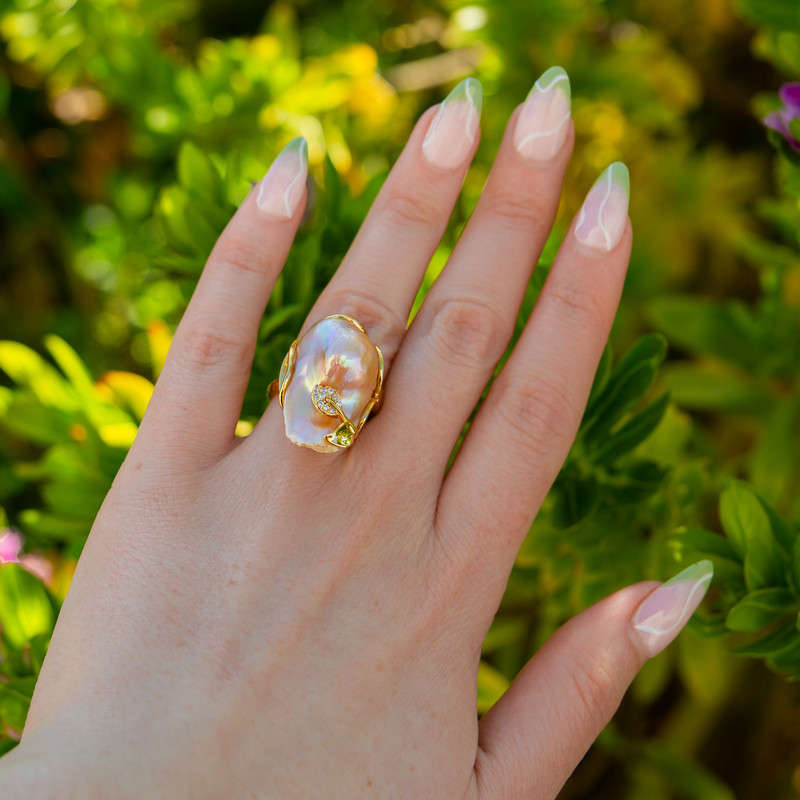 Coral Peacock - Baroque Pearl