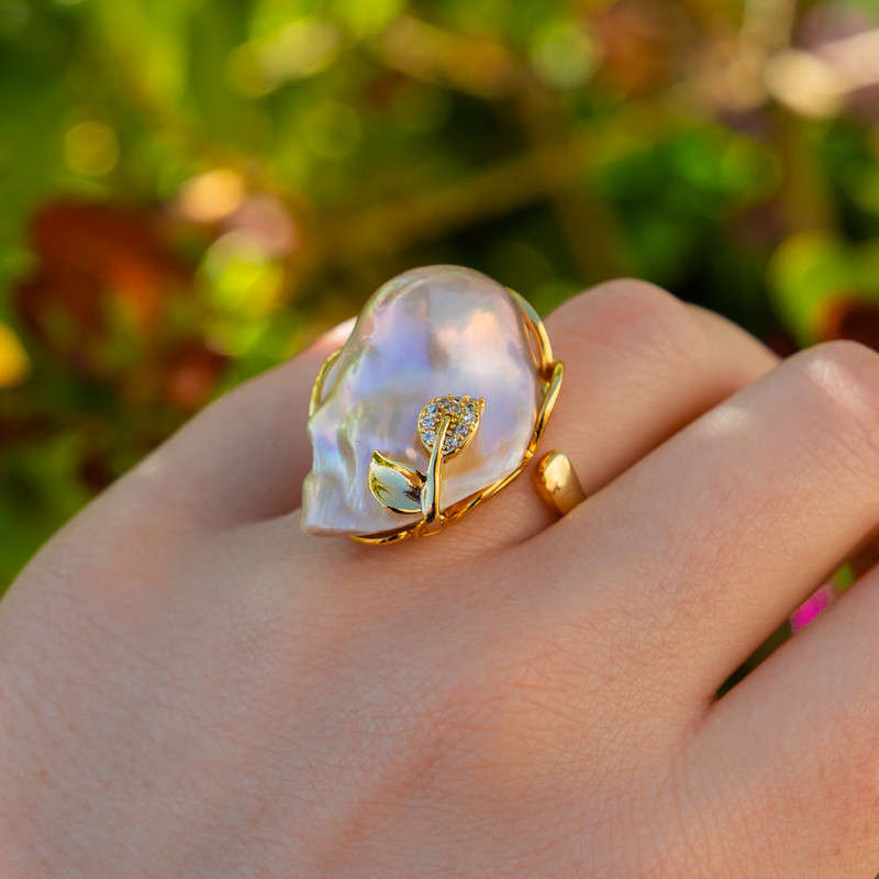 Coral Peacock - Baroque Pearl