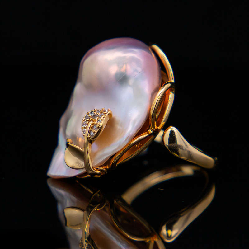 Coral Peacock - Baroque Pearl