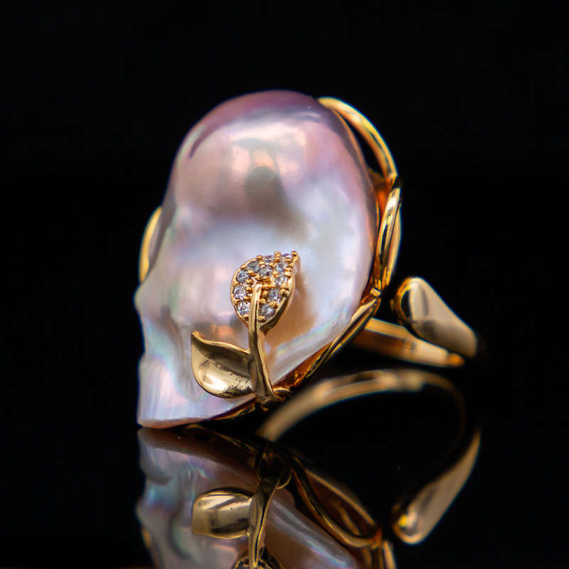 Coral Peacock - Baroque Pearl