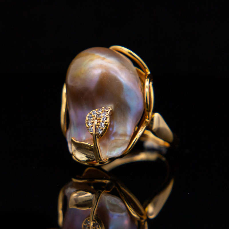 Coral Peacock - Baroque Pearl