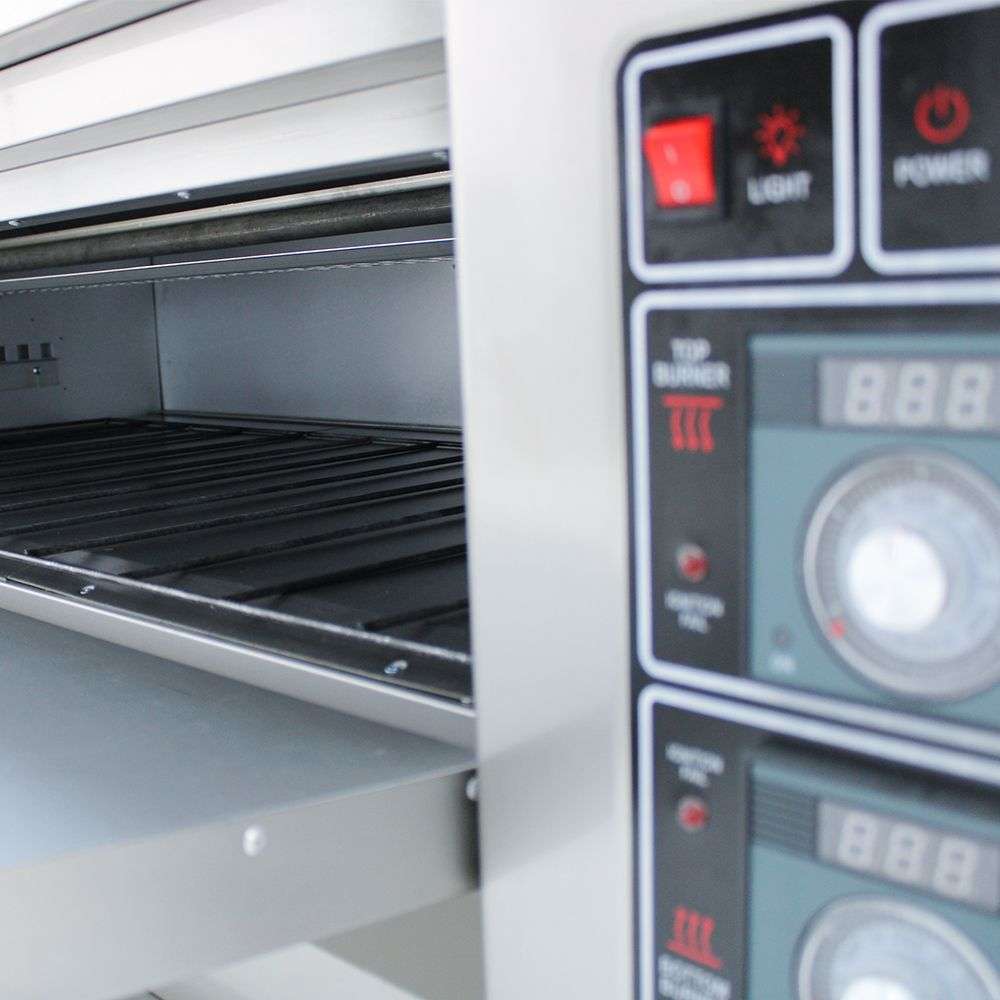 Single Deck Gas Oven - 2 Trays DOB-1202G