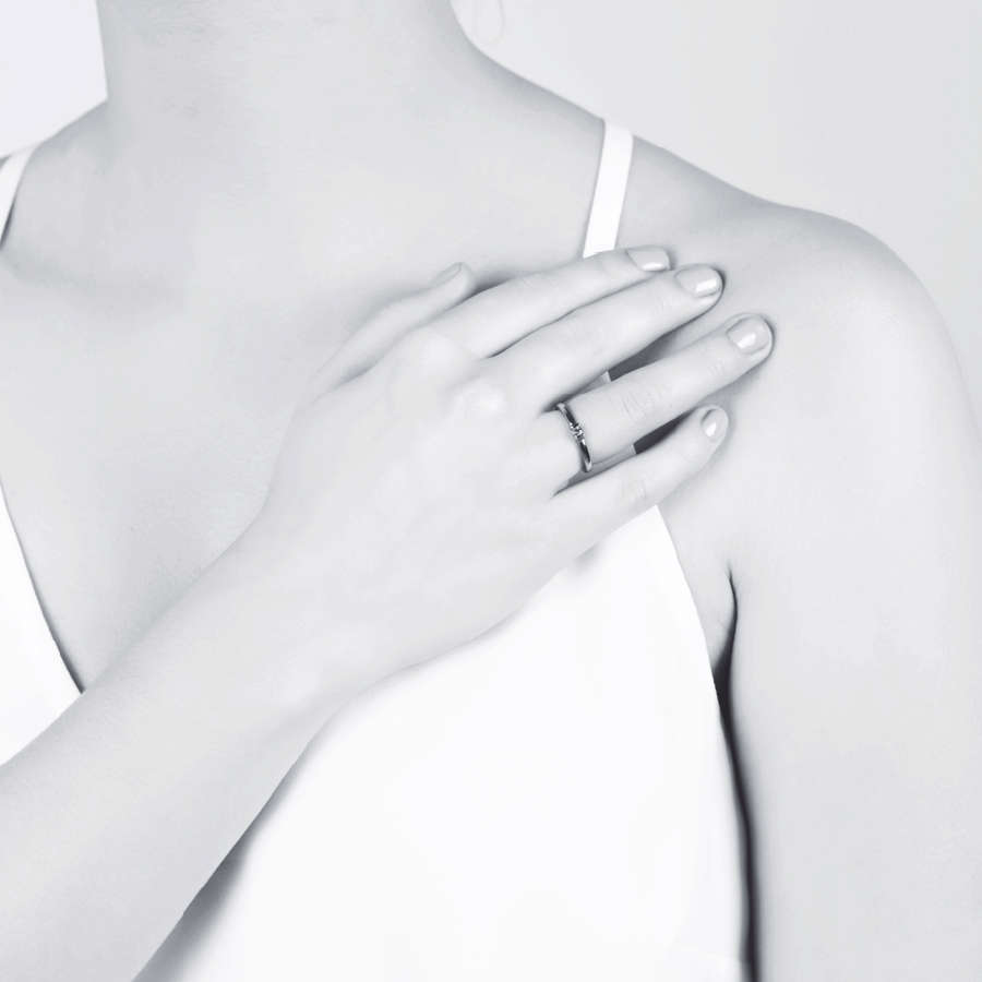 Peridot Ring - 0 0 1 x 3mm Peridot 2g