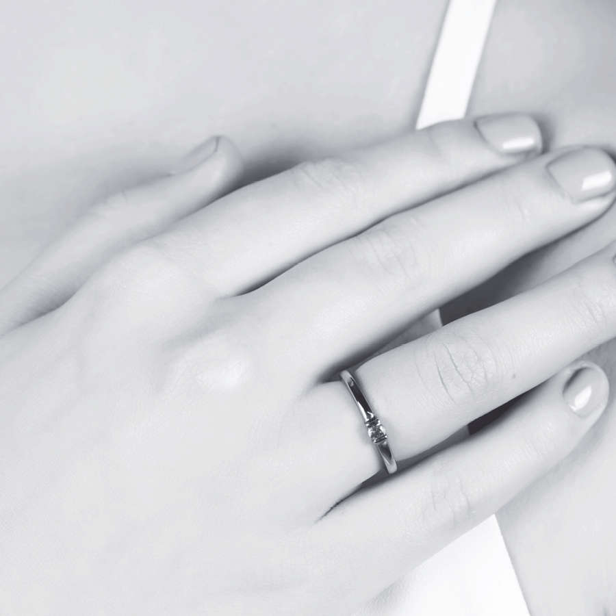 Peridot Ring - 0 0 1 x 3mm Peridot 2g