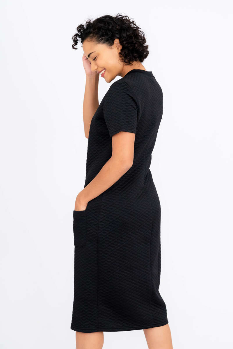 Short Sleeve Textured Black Dress With Pockets