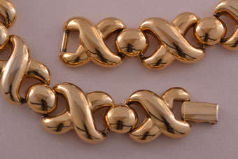 Vintage Gilt Necklace |  |