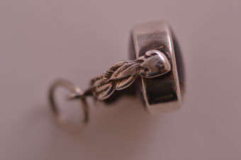 Silver Vintage Swivel |  |