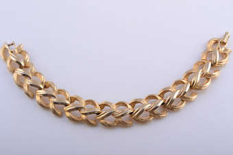 Gilt Retro Bracelet |  |