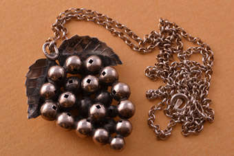 Silver Retro Pendant |  |