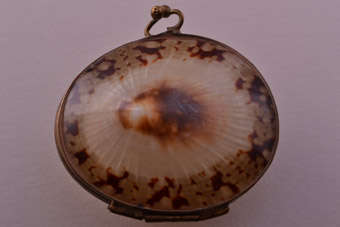 Victorian Thimble Holder |  |