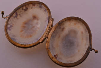 Victorian Thimble Holder |  |