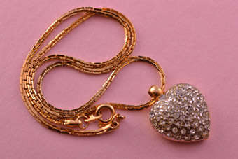 Gilt Vintage Pendant |  |