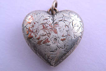 Victorian Heart Pendant |  |