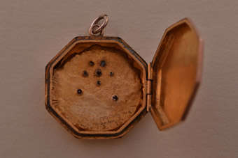 Gold Victorian Locket |  |