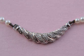 Pearl Necklace  |  |