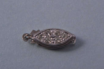 Silver Vintage Clasp |  |