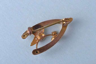 Vintage Brooch |  |