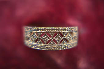 9ct Gold Modern Ring |  |