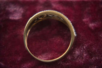 9ct Gold Modern Ring |  |