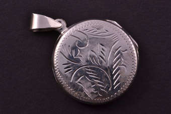 Silver Modern Locket |  |