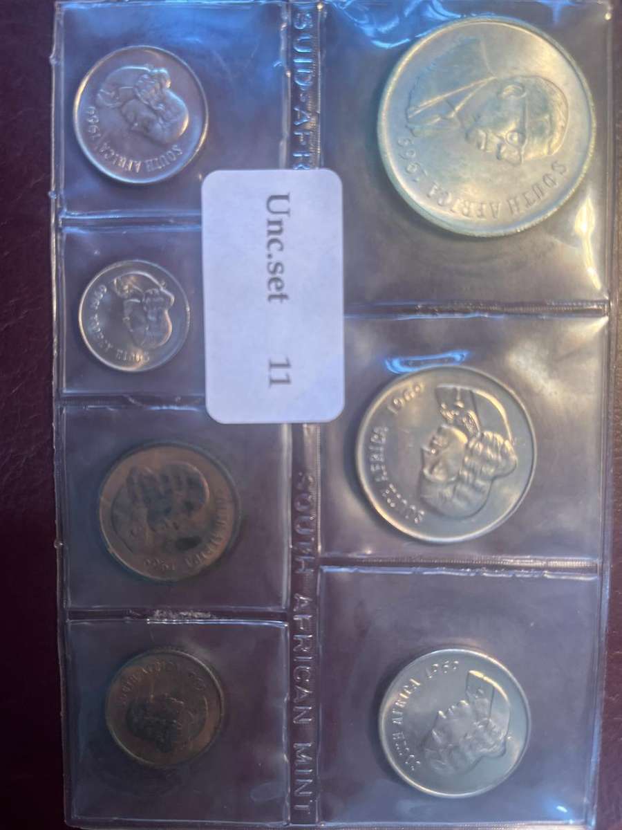 1969 *** English *** decent stike great uncirculated Silver R1