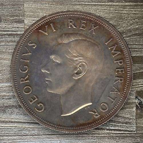 1947 *** Crown *** Much better than scan, very clear fields. Highly collectable
