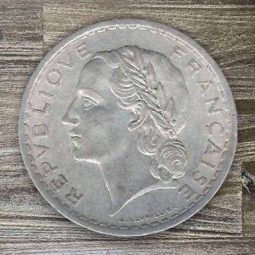 1947 *** 5 Franc *** Please use scan or picture to determine grade