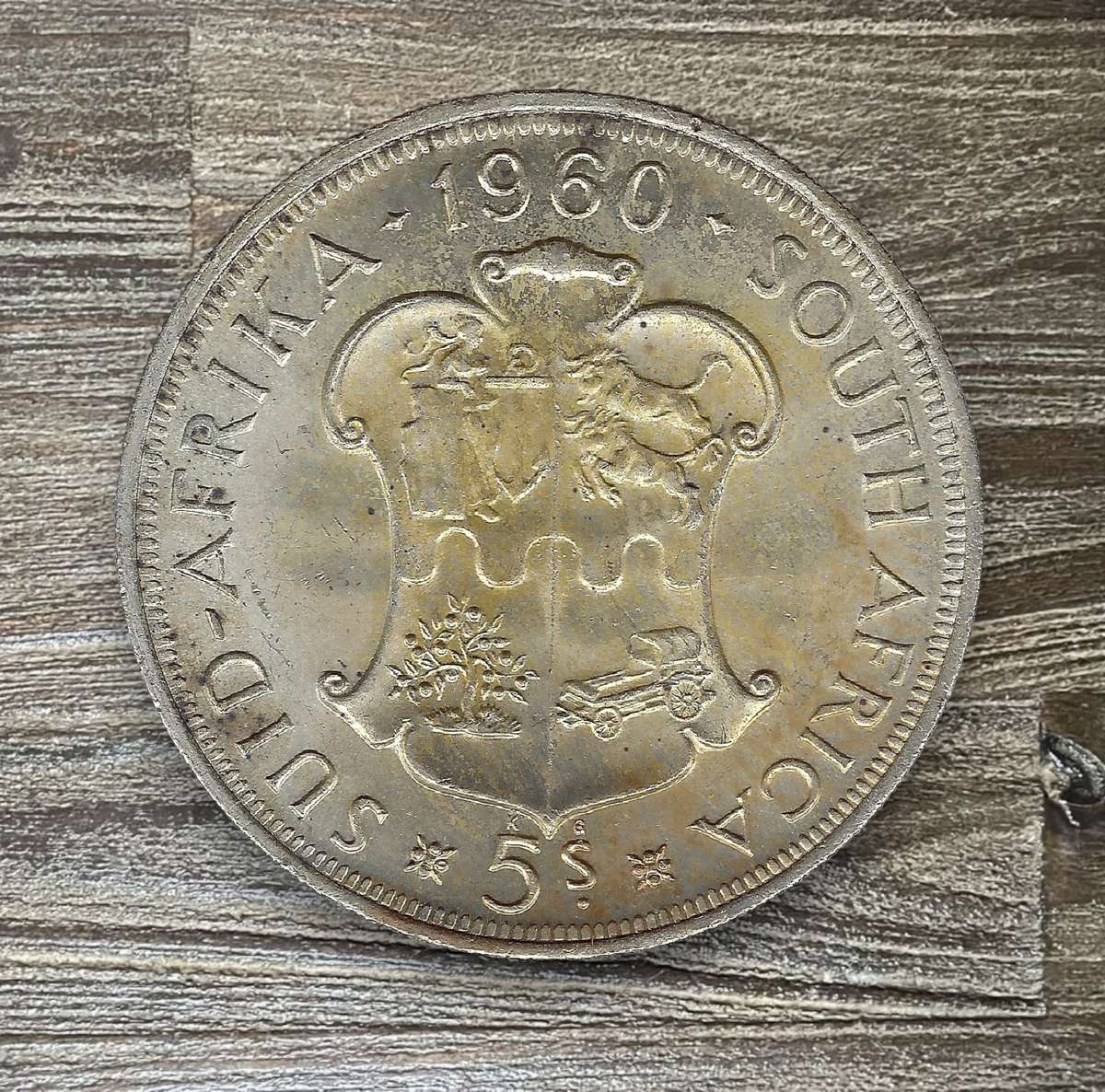 1960 *** 5 Shilling *** Possible SS, great coin
