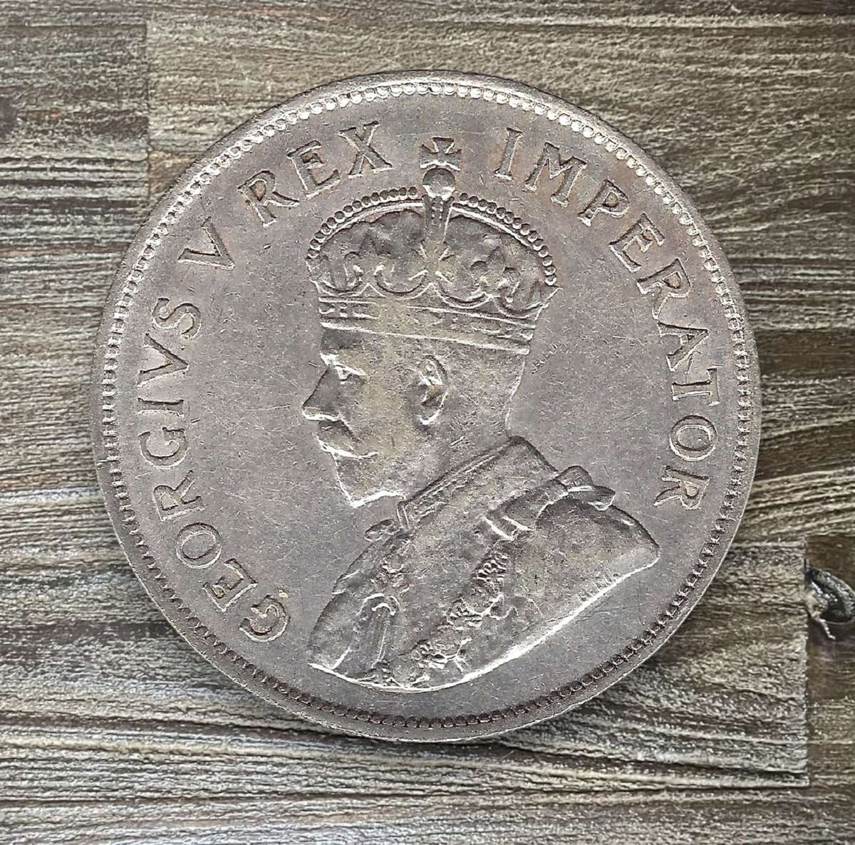 1924 *** 2 1/2 Shilling *** Stunning AU coin