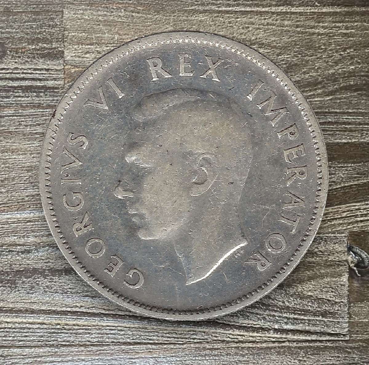 1943 *** 2 Shilling *** Silver 80% coin