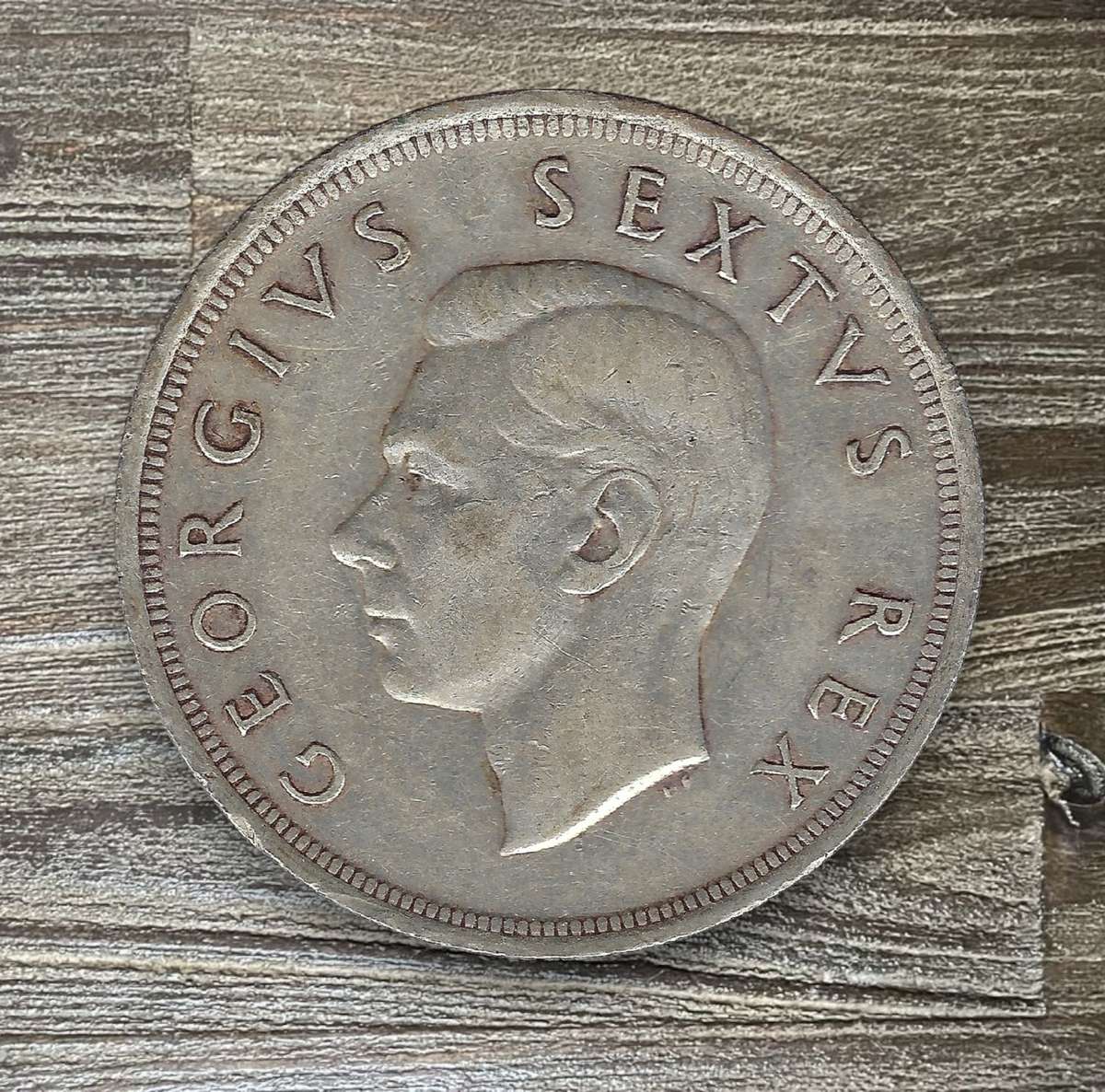 1952 *** 5 Shilling *** VF condition clear fields