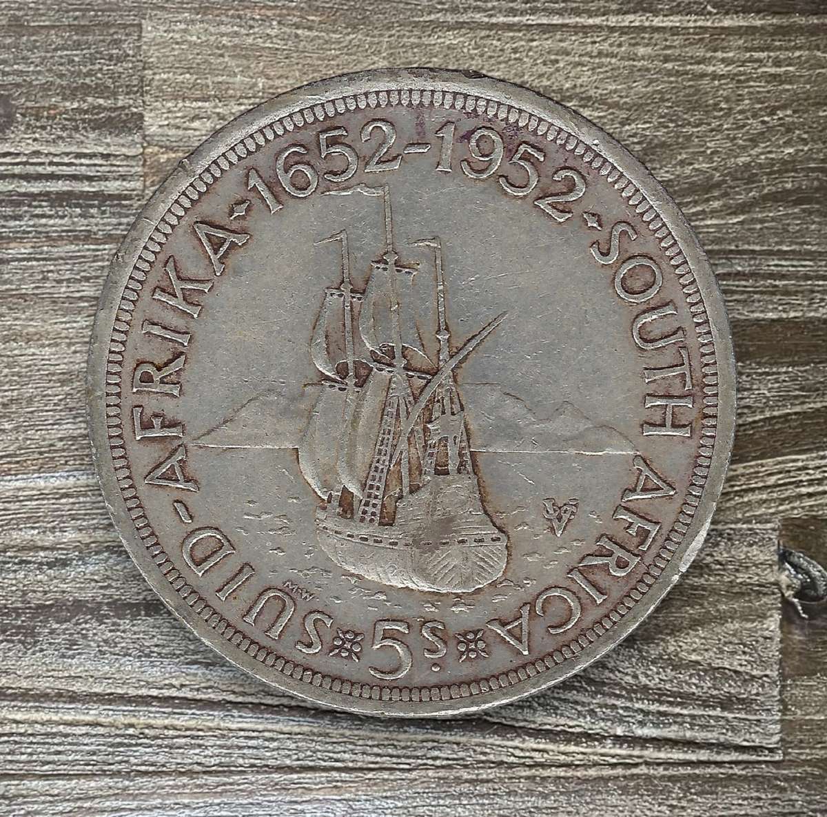 1952 *** 5 Shilling *** VF condition clear fields