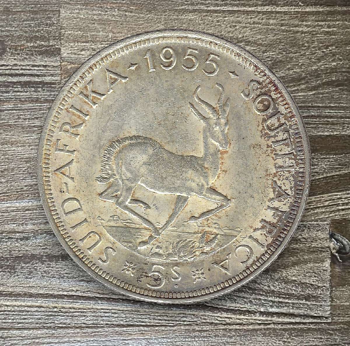 1955 *** 5 Shilling *** Very attactive coin, great strike and features