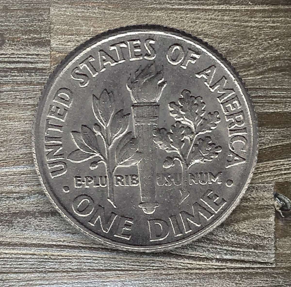 1991 *** USA 1 Dime *** Collect all coins from around the world