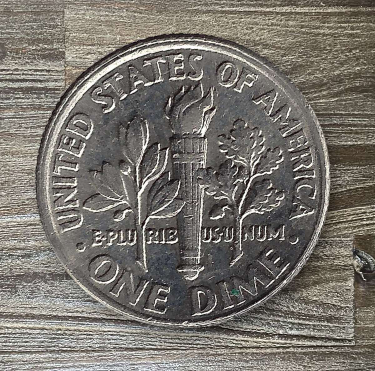 1996 *** USA 1 Dime *** Collect all coins from around the world