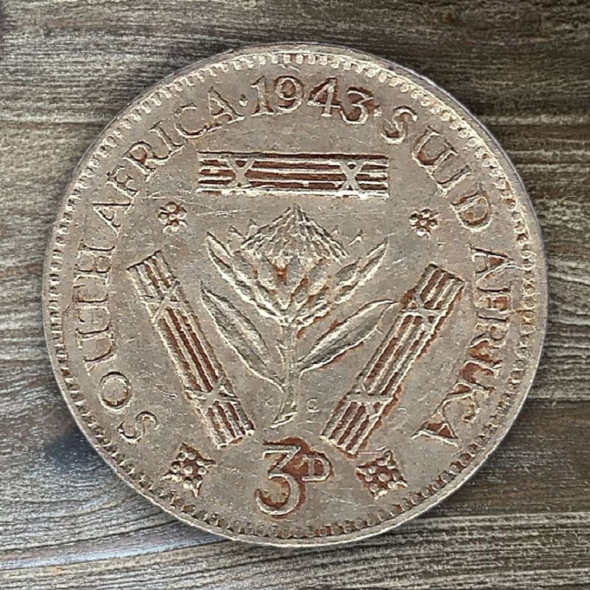 1943 *** 3 Pence *** 80% silver content