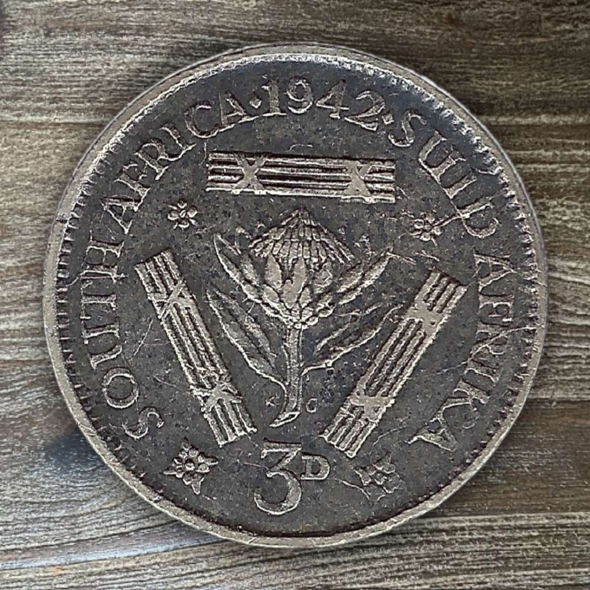 1942 *** 3 Pence *** 80% silver content