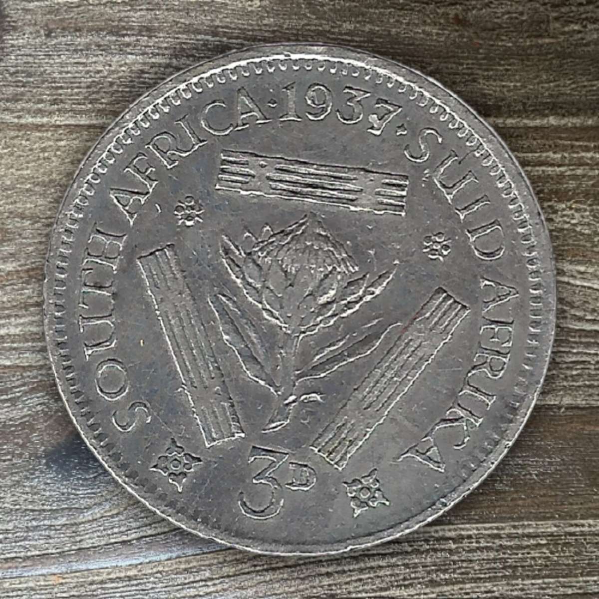 1937 *** 3 Pence *** 80% silver content