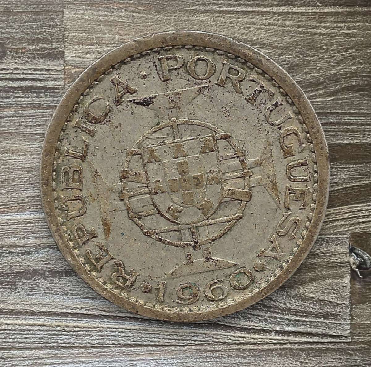 1960 *** Mocambique 5 escudos *** Silver (.650) Weight 4 g