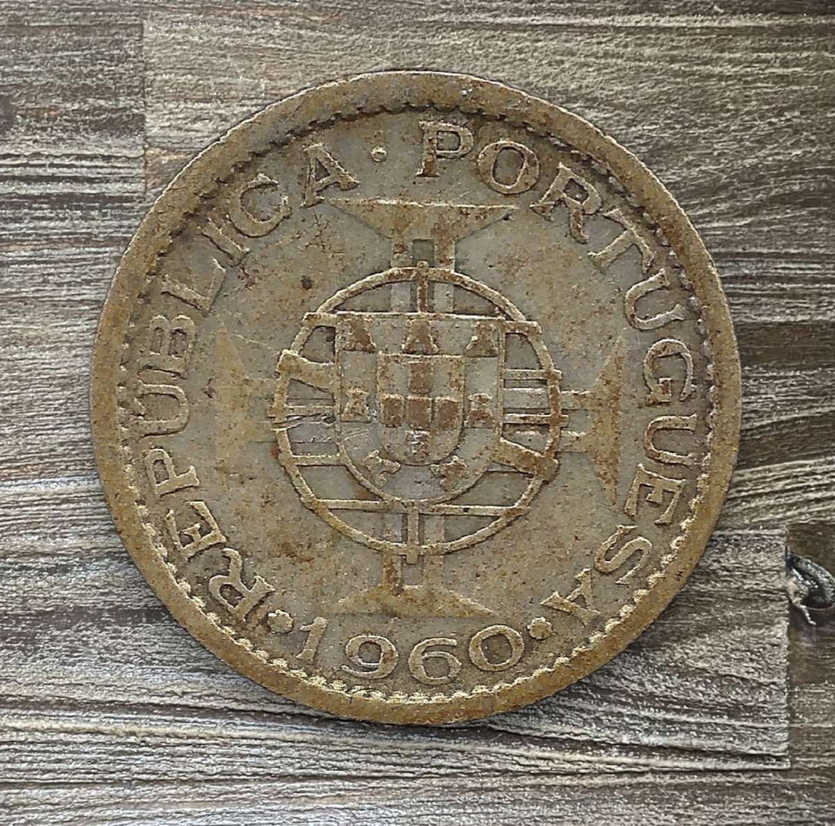 1960 *** Mocambique 5 escudos *** Silver (.650) Weight 4 g