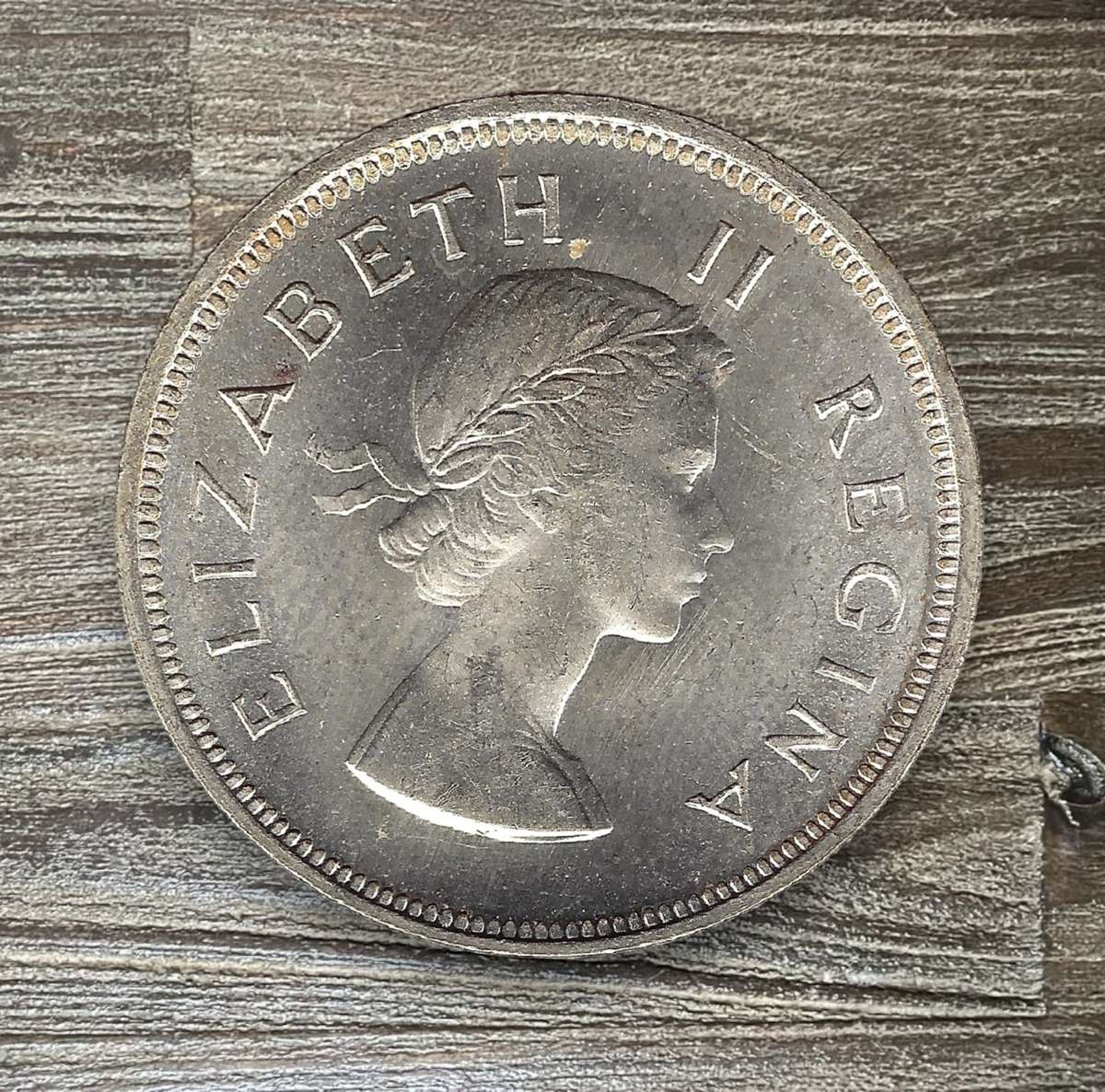 1954 *** 2 1/2 Shilling *** Stunning, grade this coin