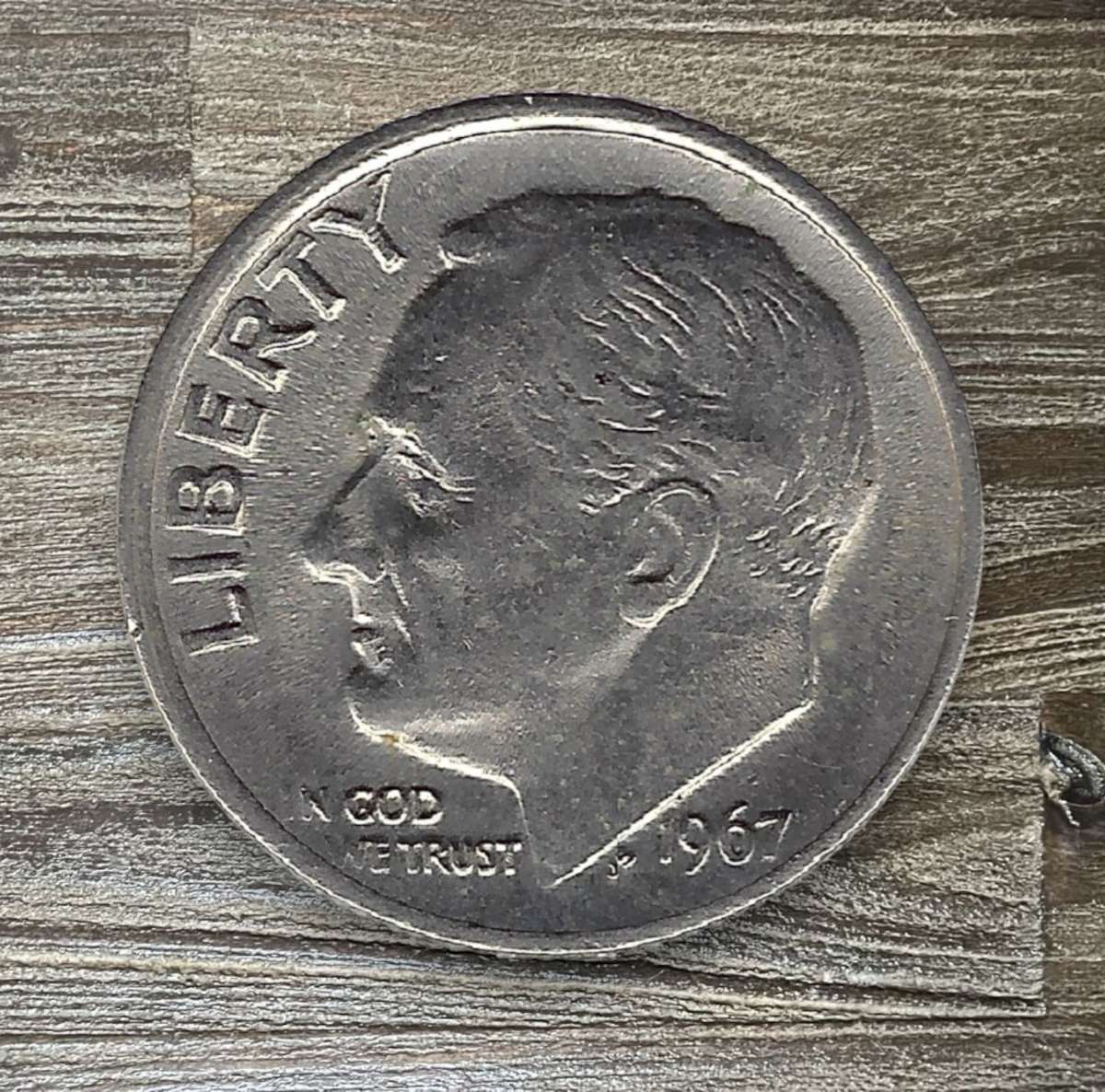 1967 *** USA 1 Dime *** Save on shipping by buying multiples