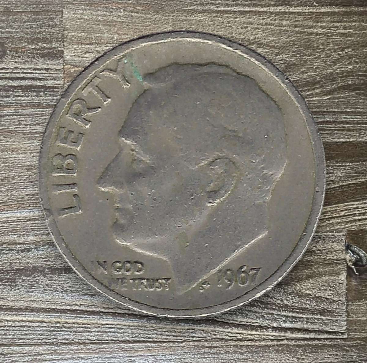 1967 *** USA 1 Dime *** Collect all coins from around the world